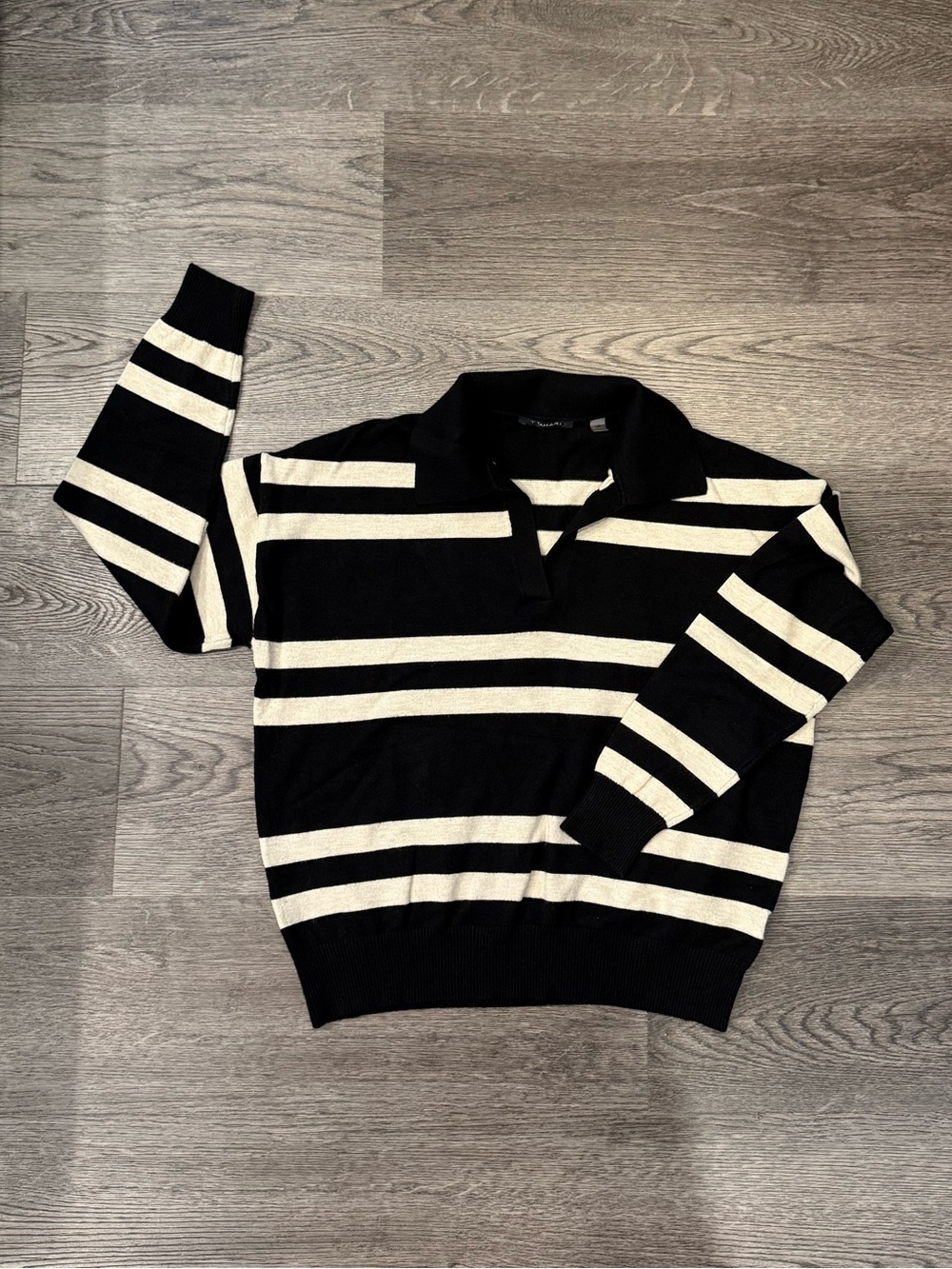Like new basic polo stripe long sleeves sweater